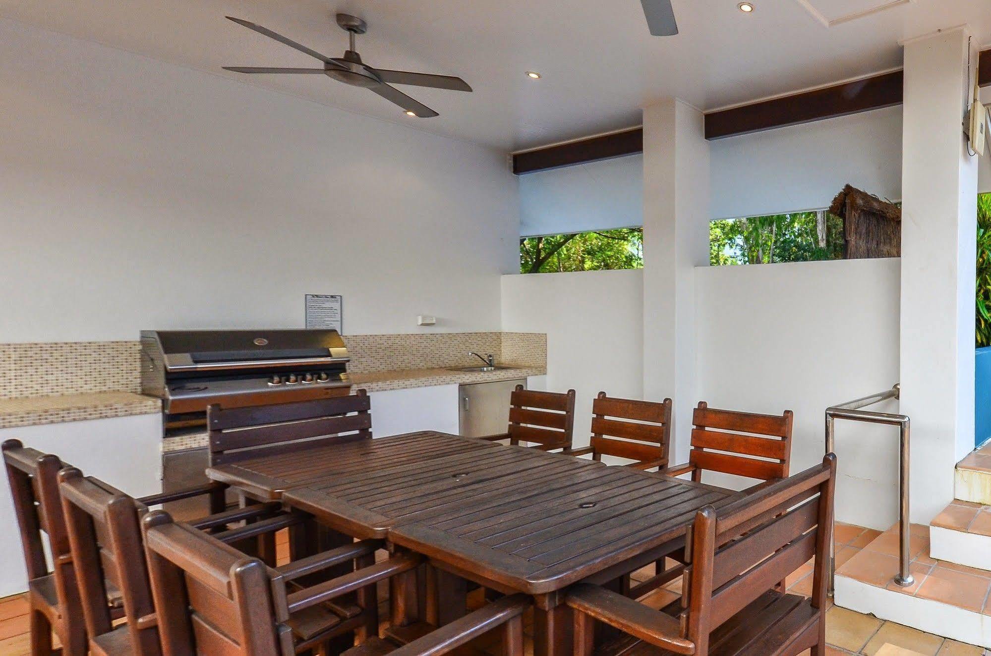 Beachview Apartments At Villa Paradiso Palm Cove Exterior foto